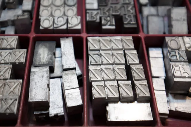 letters, lead letters, lead, ligature, letter compound, serifs, letterpress, writing, typography, johannes gutenberg, printing system, case, mirrored. Letterpress vs Foil Stamping: Which Imprint Method Suits Short Runs?